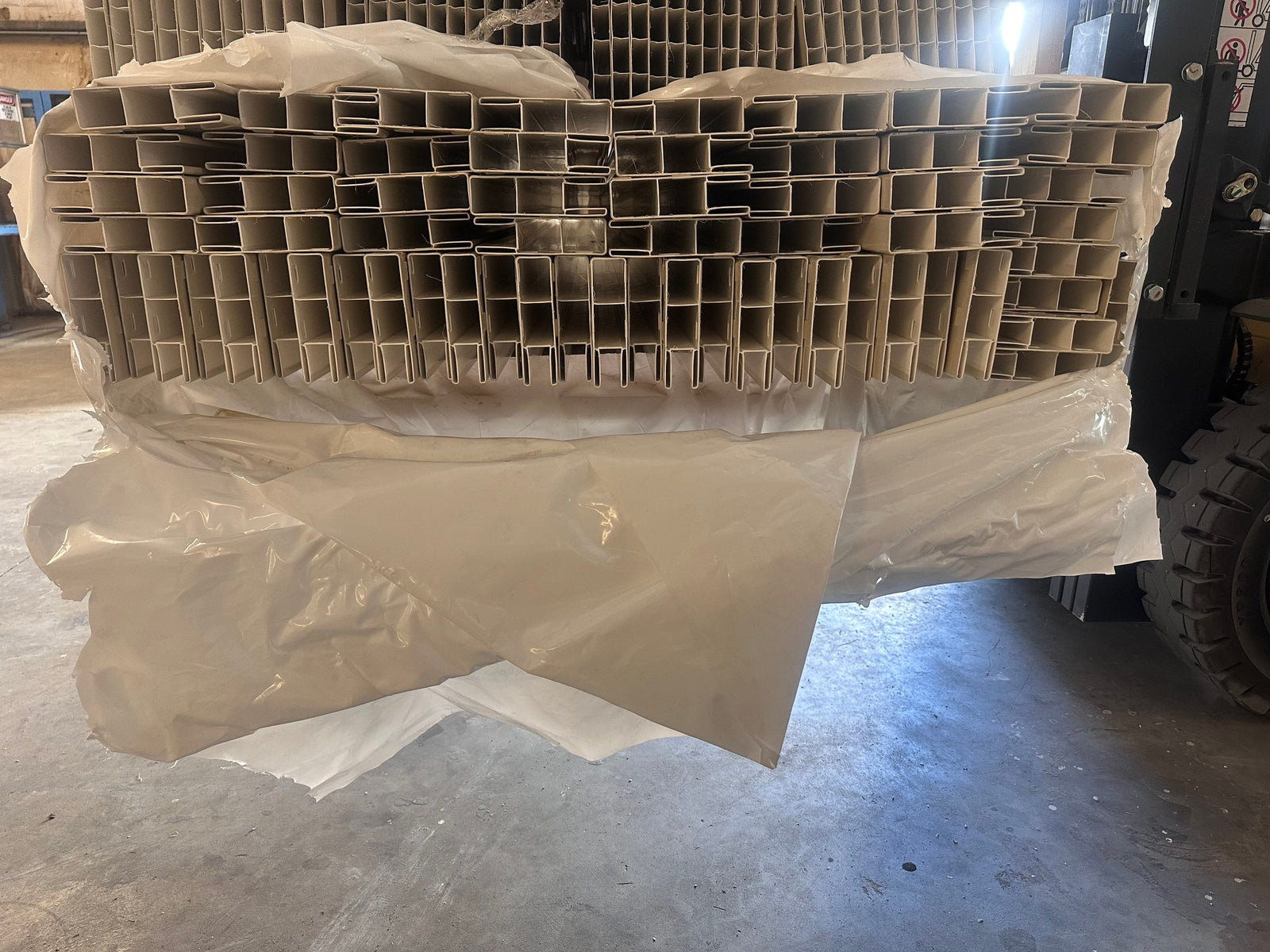 1.5X5.5X70 Rail- TAN