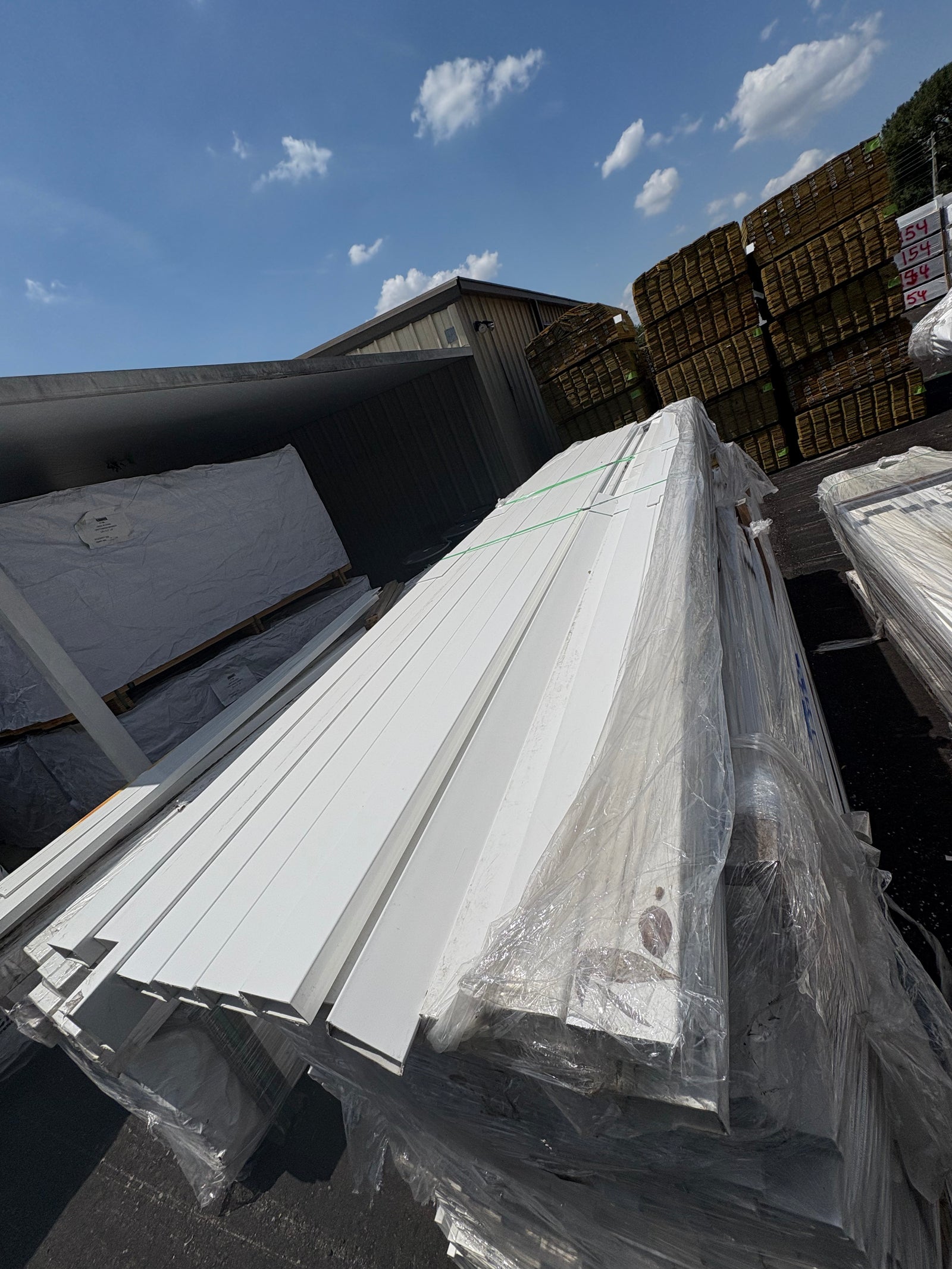 7/8"x6"x192" T&G Picket-WHT