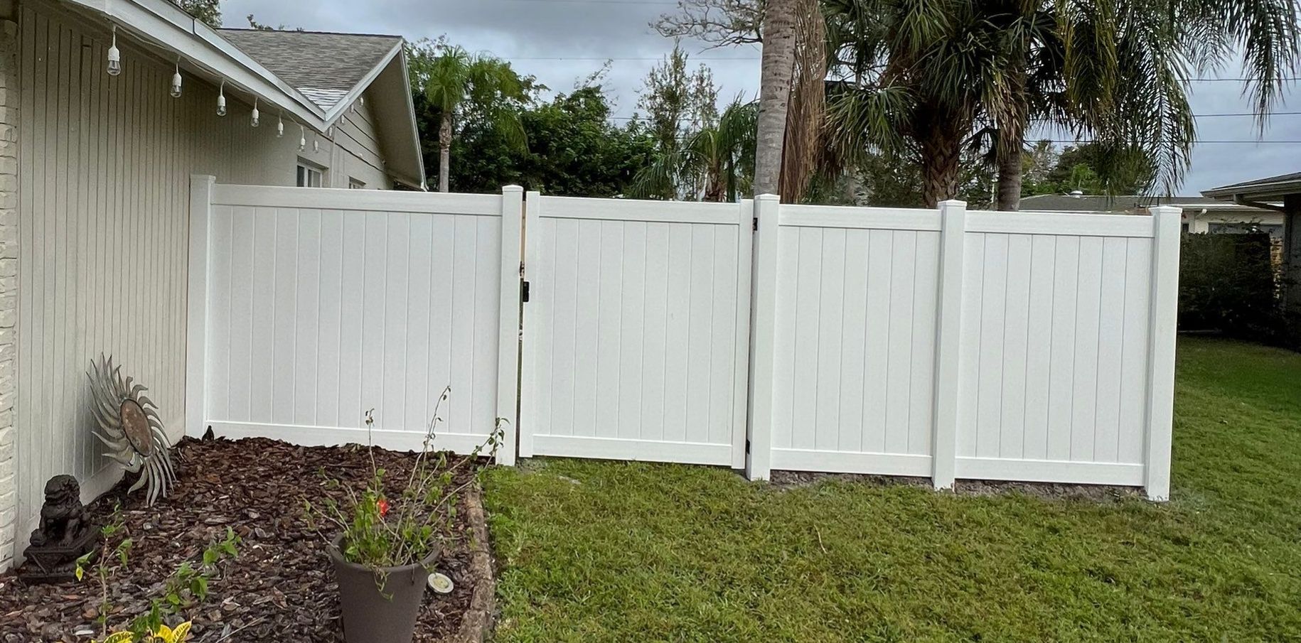 200ft White Vinyl Privacy Ready Fence Pack Success
