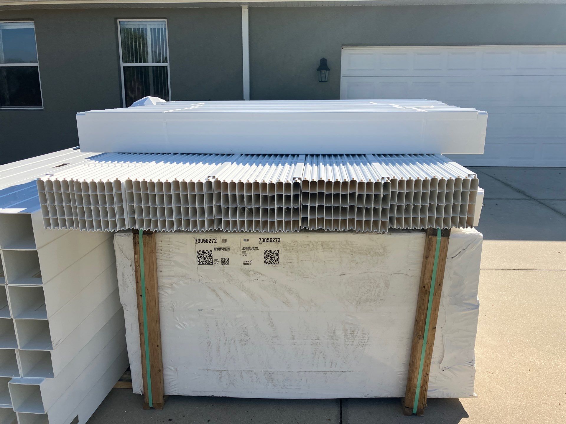 7/8X6X62 T&G Picket- WHT