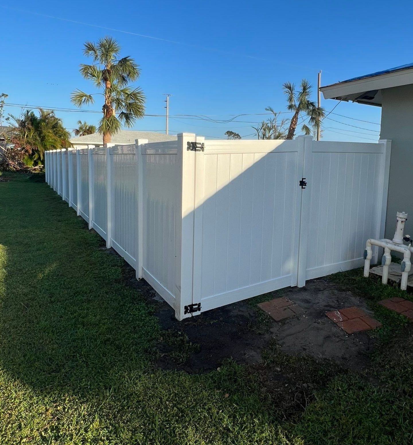 200ft White Vinyl Privacy Ready Fence Pack Success