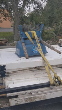 Used 6ft x 8ft White Vinyl Panels and Posts (Pallet Lot #157 Approx 22 Panels & Posts